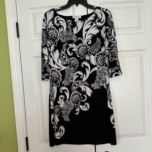 White House Black Market / black/white dress - sz med - 1/4 sleeve - boat neck